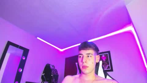 Snapshot of papinoha chatting on 12-16-25, 01:43 Noha online show from 12-16-25, 01:43