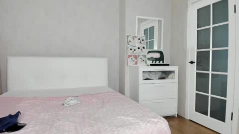 Melena online show from 04-25-26, 01:41