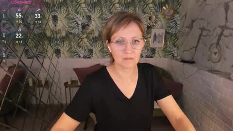 Snapshot of paris_cherry chatting on 11-29-25, 01:14 Paris online show from 11-29-25, 01:14