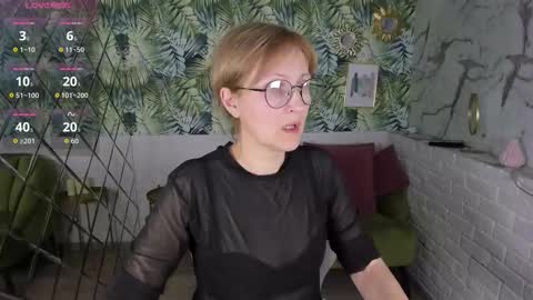 Snapshot of paris_cherry chatting on 02-07-26, 06:22 Paris online show from 02-07-26, 06:22