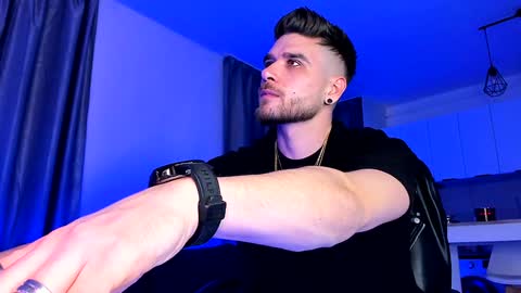 Snapshot of paris_lock chatting on 01-10-25, 11:08 Paris online show from 01-10-25, 11:08