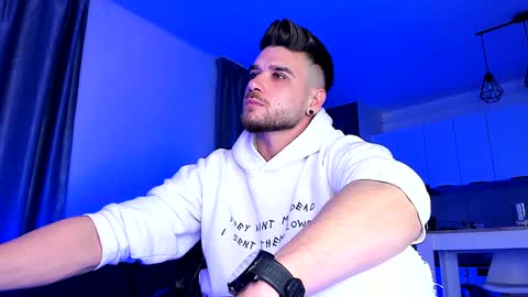 Snapshot of paris_lock chatting on 01-26-25, 01:52 Paris online show from 01-26-25, 01:52