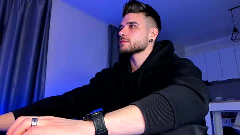 Snapshot of paris_lock chatting on 02-13-25, 04:50 Paris online show from 02-13-25, 04:50