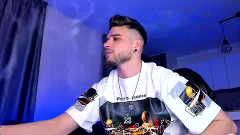 Snapshot of paris_lock chatting on 02-15-25, 07:06 Paris online show from 02-15-25, 07:06