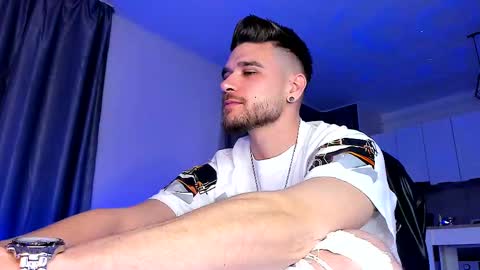 Snapshot of paris_lock chatting on 02-15-25, 10:42 Paris online show from 02-15-25, 10:42