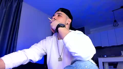 Snapshot of paris_lock chatting on 02-19-25, 11:14 Paris online show from 02-19-25, 11:14