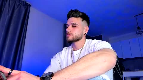 Snapshot of paris_lock chatting on 03-07-25, 06:33 Paris online show from 03-07-25, 06:33