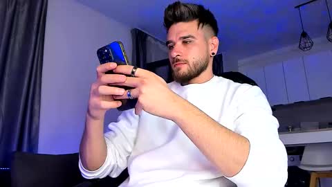 Snapshot of paris_lock chatting on 09-18-25, 08:55 Paris online show from 09-18-25, 08:55