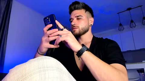 Snapshot of paris_lock chatting on 09-24-25, 09:07 Paris online show from 09-24-25, 09:07