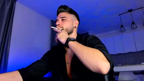 Snapshot of paris_lock chatting on 09-28-25, 01:11 Paris online show from 09-28-25, 01:11