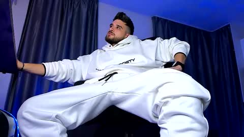 Snapshot of paris_lock chatting on 10-07-25, 07:33 Paris online show from 10-07-25, 07:33