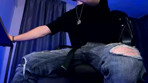 Snapshot of paris_lock chatting on 12-14-25, 02:39 Paris online show from 12-14-25, 02:39