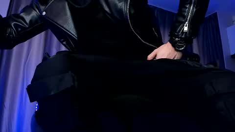 Snapshot of paris_lock chatting on 12-21-25, 10:55 Paris online show from 12-21-25, 10:55