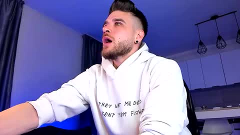 Snapshot of paris_lock chatting on 03-09-26, 10:47 Paris online show from 03-09-26, 10:47