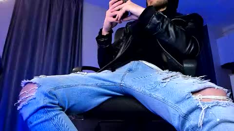 Snapshot of paris_lock chatting on 03-12-26, 09:32 Paris online show from 03-12-26, 09:32