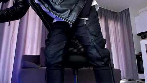 Snapshot of paris_lock chatting on 04-14-26, 10:32 Paris online show from 04-14-26, 10:32