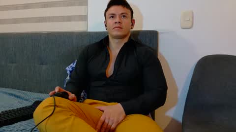 Snapshot of paris_mark chatting on 10-04-25, 06:22 Mark Paris online show from 10-04-25, 06:22