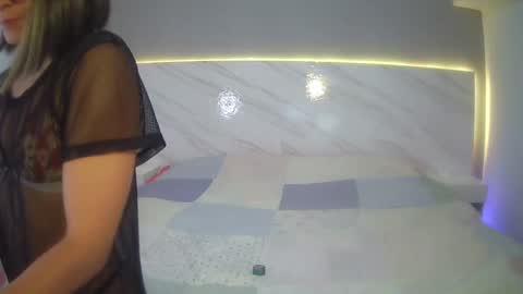 Snapshot of paris_vixen13 chatting on 10-22-25, 04:40 paris_vixen13 online show from 10-22-25, 04:40