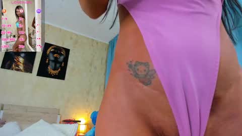 Snapshot of paris_x_hilton chatting on 03-06-25, 05:03 Paris online show from 03-06-25, 05:03