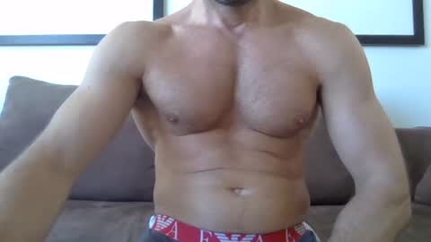 Snapshot of parisien75015 chatting on 12-18-24, 01:02 Porn Actor 21cm Hetero online show from 12-18-24, 01:02