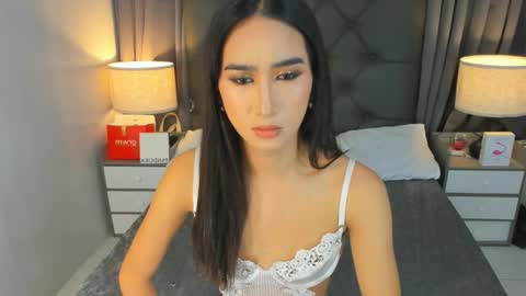 Snapshot of parismilker chatting on 12-14-25, 11:09 parismilker online show from 12-14-25, 11:09