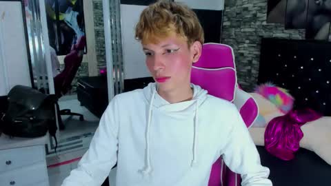 Snapshot of park_jimin1 chatting on 09-21-25, 01:35 park_jimin1 online show from 09-21-25, 01:35