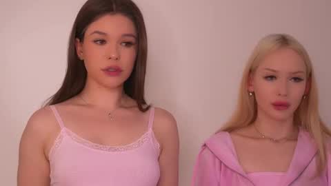 Snapshot of party_4_u chatting on 11-23-25, 02:28 Sofi online show from 11-23-25, 02:28