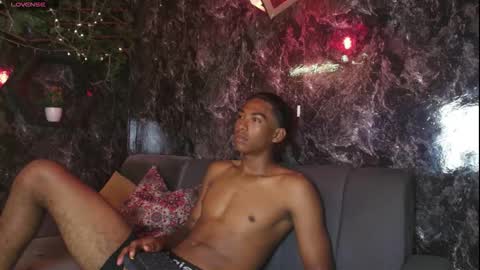 Snapshot of parzival_wt chatting on 03-05-26, 07:54 PARZIVAL online show from 03-05-26, 07:54