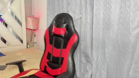 Snapshot of parzival_wt chatting on 03-06-26, 07:43 PARZIVAL online show from 03-06-26, 07:43