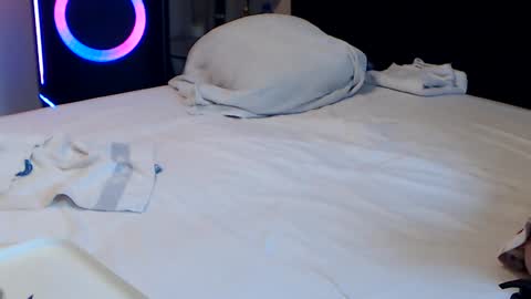 Snapshot of passiekoppel chatting on 03-07-25, 04:55 Sexy Prinsesje Celina and my Boyfriend Fred Follow Passiekoppel on TwitterREAD BIO online show from 03-07-25, 04:55