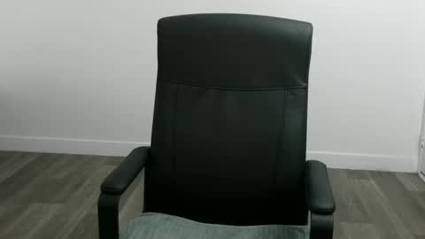 Snapshot of pastelito76 chatting on 09-10-25, 02:17 Bob online show from 09-10-25, 02:17