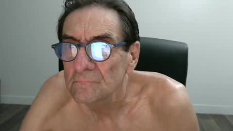 Snapshot of pastelito76 chatting on 09-29-25, 02:49 Bob online show from 09-29-25, 02:49