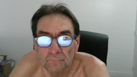 Snapshot of pastelito76 chatting on 09-30-25, 04:12 Bob online show from 09-30-25, 04:12