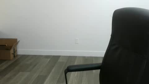 Snapshot of pastelito76 chatting on 10-31-25, 02:01 Bob online show from 10-31-25, 02:01