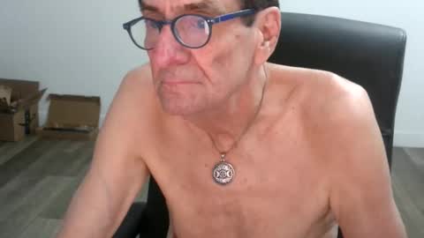 Snapshot of pastelito76 chatting on 11-03-25, 07:26 Bob online show from 11-03-25, 07:26