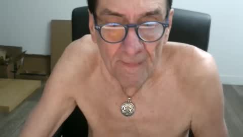 Snapshot of pastelito76 chatting on 11-05-25, 12:27 Bob online show from 11-05-25, 12:27