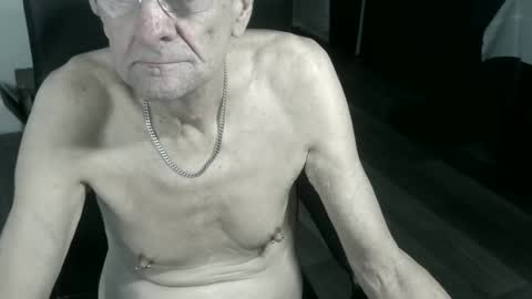 Snapshot of pastelito76 chatting on 04-05-26, 03:36 Bob online show from 04-05-26, 03:36