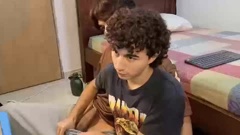 Snapshot of patri_ck_villa chatting on 10-17-25, 10:12 patri_ck_villa online show from 10-17-25, 10:12