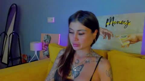 Snapshot of patricia_cox chatting on 09-18-25, 08:33 Patricia GMT2 Wed-Thu 5-11am Sat-Mon 5-11am online show from 09-18-25, 08:33