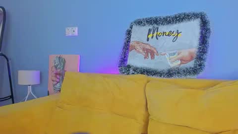 Snapshot of patricia_cox chatting on 12-14-25, 06:34 Patricia GMT2 Wed-Thu 5-11am Sat-Mon 5-11am online show from 12-14-25, 06:34