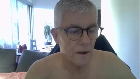 Snapshot of patrick5275 chatting on 06-07-26, 05:22 patrick5275 online show from 06-07-26, 05:22