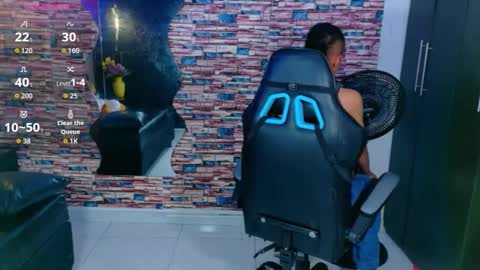 Snapshot of patrick_naughty1 chatting on 10-06-25, 08:17 patrick_naughty1 online show from 10-06-25, 08:17