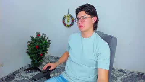 Snapshot of patrik027 chatting on 12-23-24, 08:25 .... online show from 12-23-24, 08:25