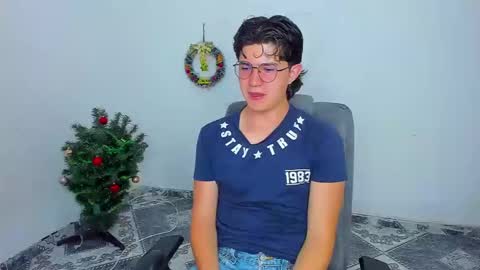 Snapshot of patrik027 chatting on 12-28-24, 01:28 .... online show from 12-28-24, 01:28