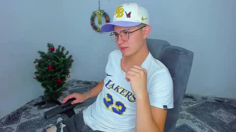 Snapshot of patrik027 chatting on 01-05-25, 10:29 .... online show from 01-05-25, 10:29