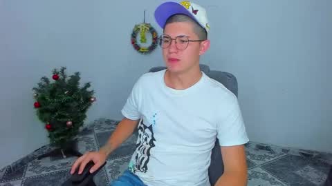 Snapshot of patrik027 chatting on 01-07-25, 11:48 .... online show from 01-07-25, 11:48