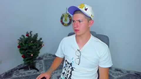 Snapshot of patrik027 chatting on 01-07-25, 02:51 .... online show from 01-07-25, 02:51