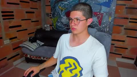 Snapshot of patrik027 chatting on 01-23-25, 09:39 .... online show from 01-23-25, 09:39