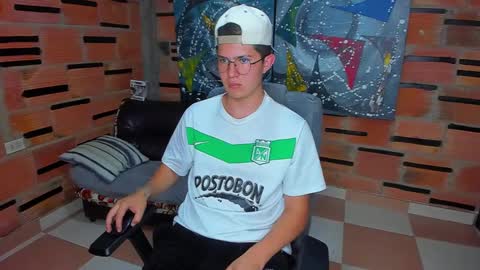 Snapshot of patrik027 chatting on 01-24-25, 08:00 .... online show from 01-24-25, 08:00