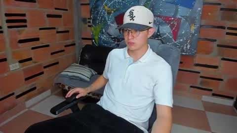 Snapshot of patrik027 chatting on 02-11-25, 09:46 .... online show from 02-11-25, 09:46